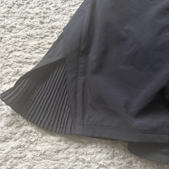 Lululemon Play Off The Pleats Skirt *13" size 4 - Picture 3 of 6